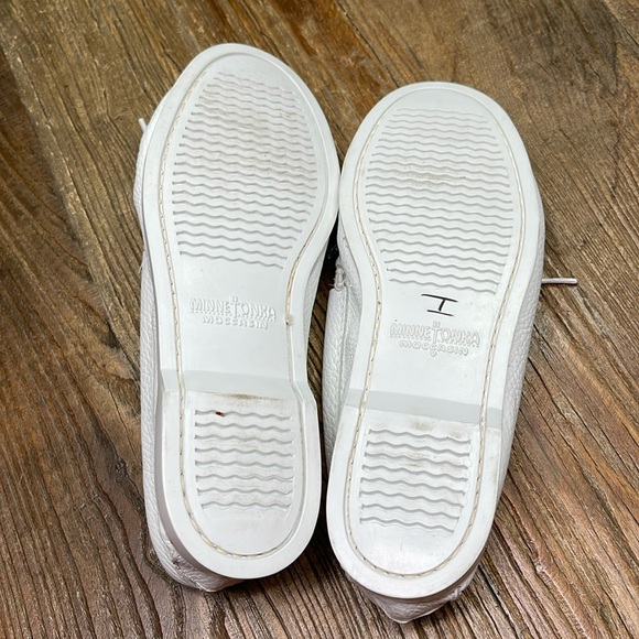 New ~ Minnetonka Women's Thunderbird Boat Moc Smooth Leather - White Size 8 - Picture 11 of 11